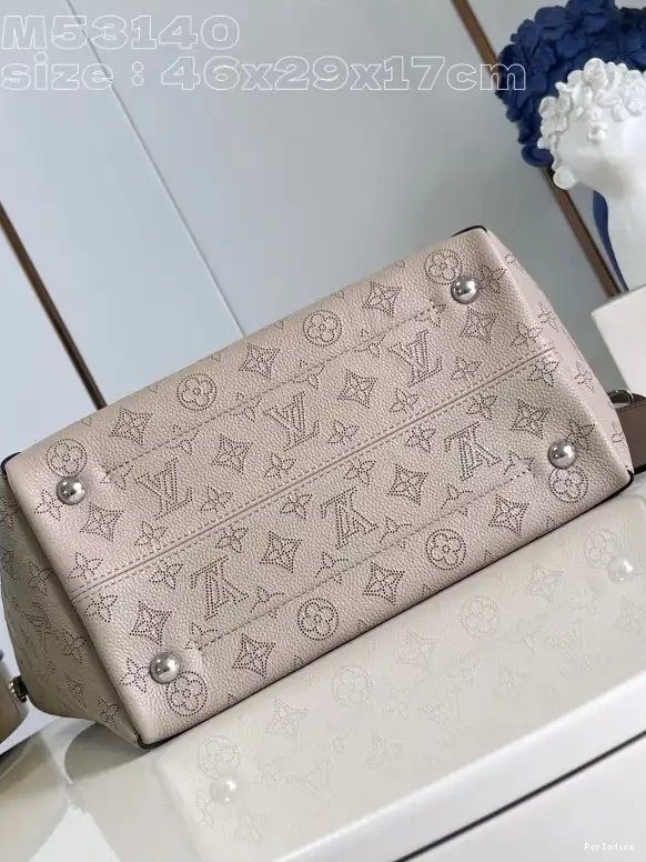 Cheap 17CM VUITTON x LOUIS HINA-46 29.5 x 0612